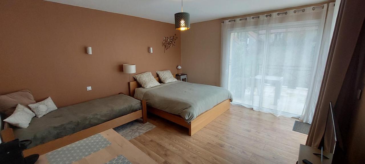 Les Trois Provinces Panzió Couffy Kültér fotó